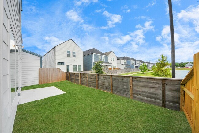 Building Photo - 3015 Pelon Cay Dr