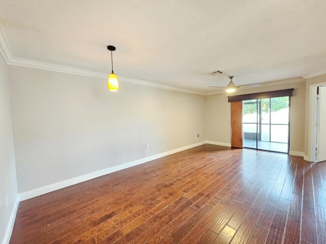 Building Photo - 7838 Sugar Bend Dr