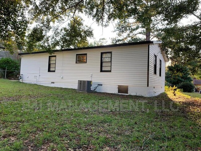 Building Photo - 324 Mays Ave