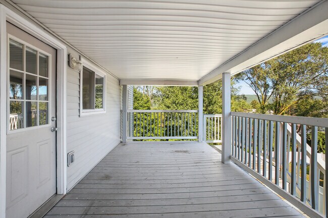 Building Photo - 1202 W Elm St