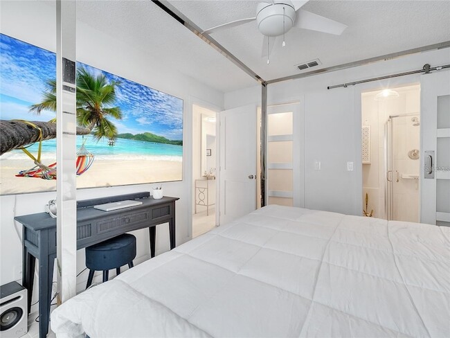 Building Photo - 4754 Lake Shore Dr