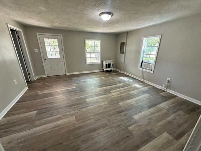 Building Photo - 1 bedroom house in Hardin