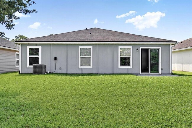 Building Photo - 137 Fairway Ct