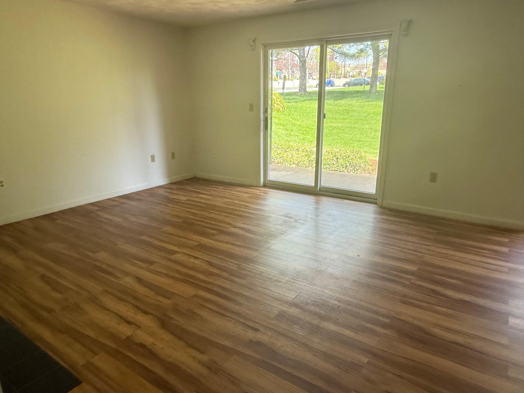 Building Photo - 185 Manville Hill Rd