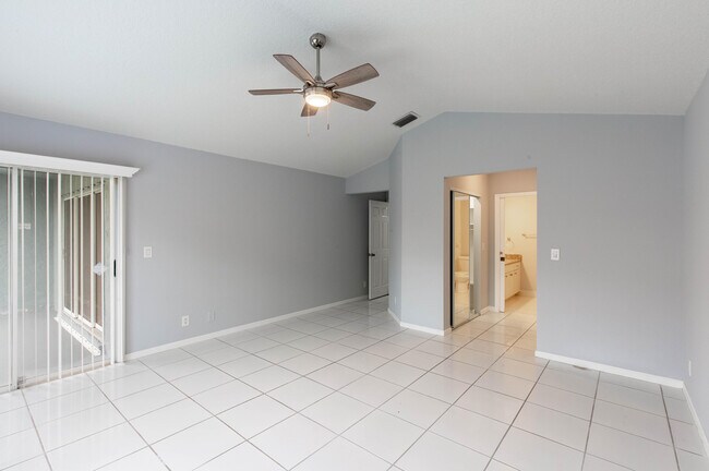 Building Photo - 12622 White Coral Dr