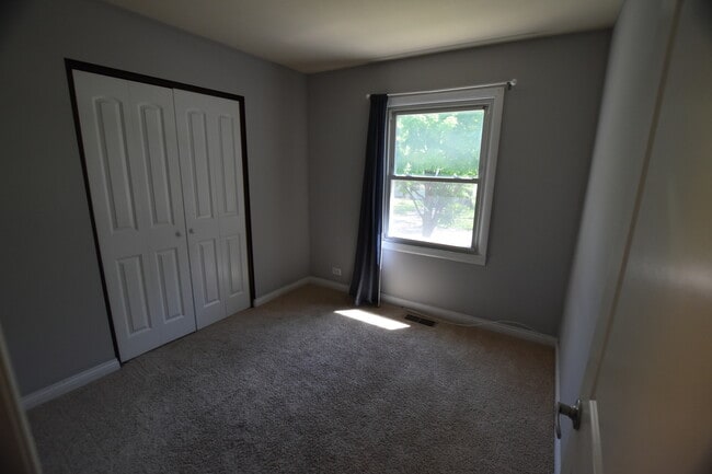 Building Photo - 7852 Sprucewood Ave