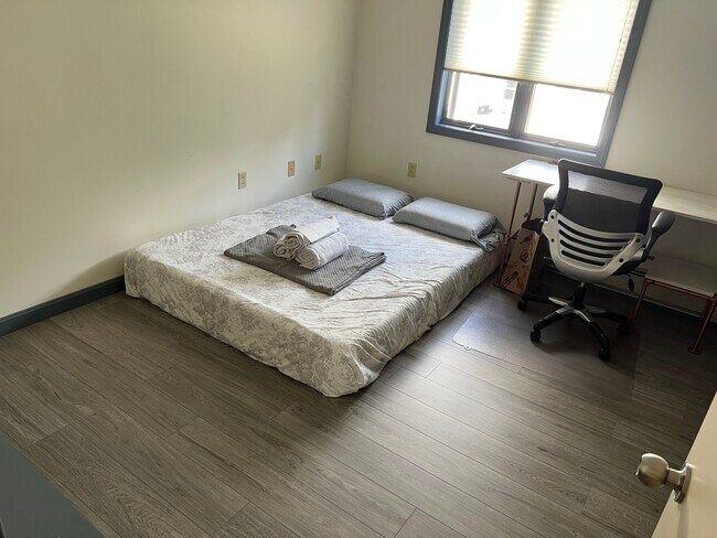 Building Photo - 177 May St