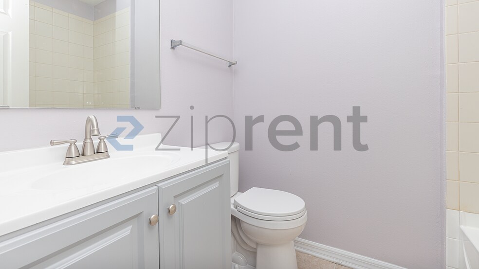 Building Photo - 522 Wheaton Trent Pl