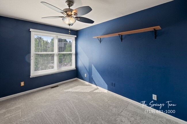 Building Photo - SPECTACULARLY HUGE 6BD HOME with PANORAMIC MOUNTAIN VIEWS - Security Deposit Waiver Available