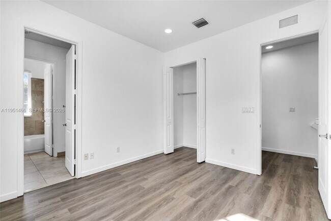 Building Photo - 2735 SW 81st Terrace