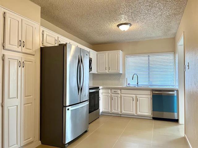 Building Photo - 6116 Yellowstone Dr