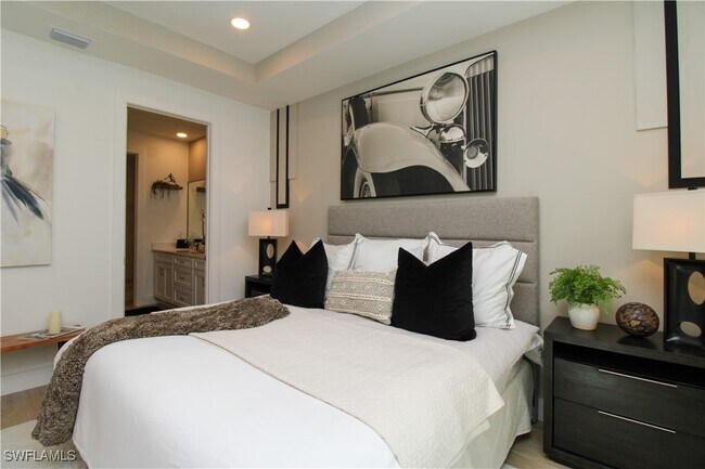 Building Photo - 8857 Oceana Wy