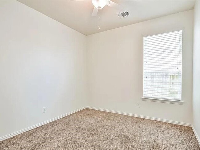 Building Photo - 2125 Sand Ridge Dr