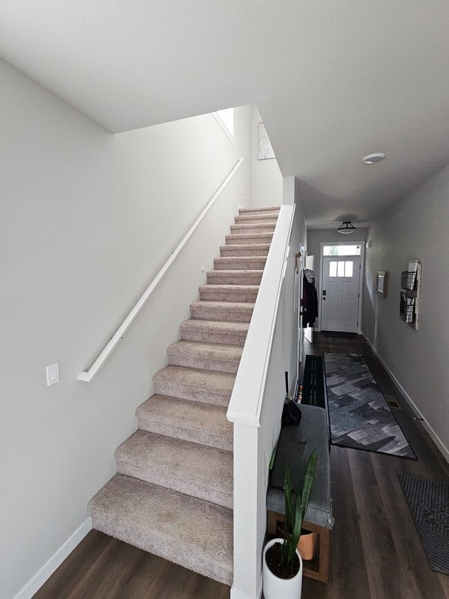 Building Photo - 5590 Mountain Quail Dr S