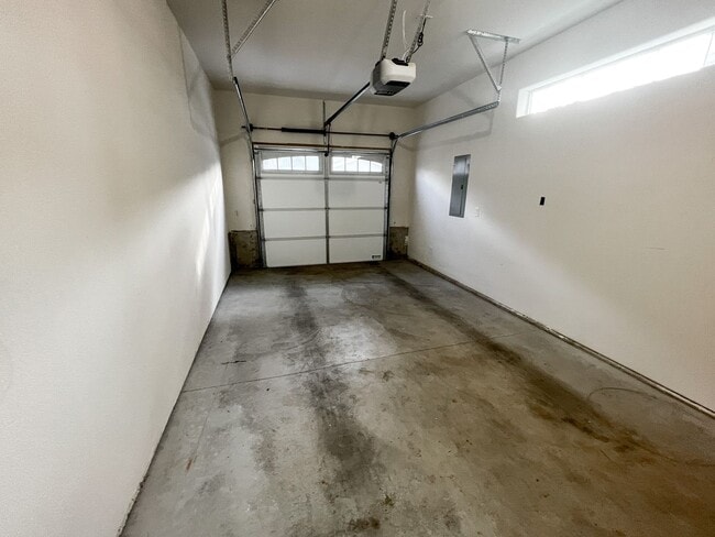 Building Photo - 5727-5729 Honey Bee St S