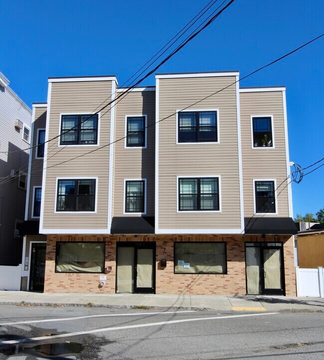 Building Photo - 9 Dehon St