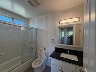 Building Photo - 493 Waskow Dr