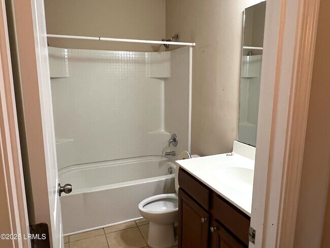 Building Photo - 29 Saluda Way