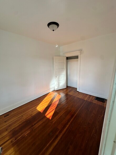Bedroom 3 - 1107 Wallis Ave