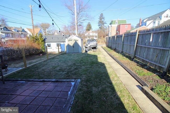 Building Photo - 141 W Mulberry St