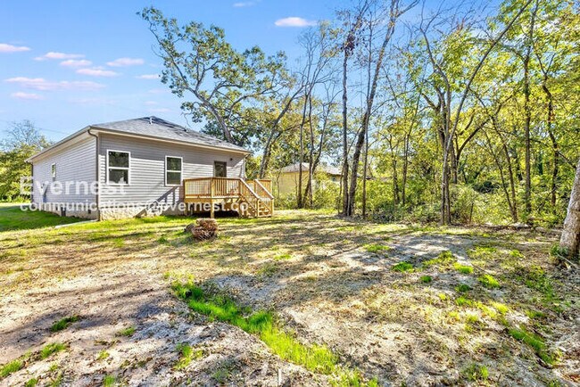 Building Photo - 1617 Roanoke Ave