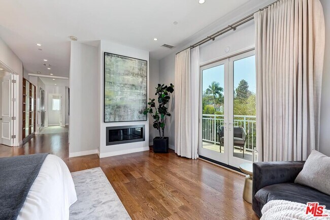 Building Photo - 9767 Monte Mar Dr