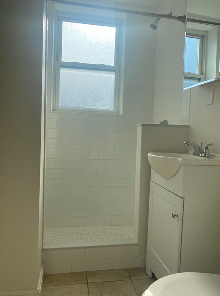 Building Photo - 220 Hanover St
