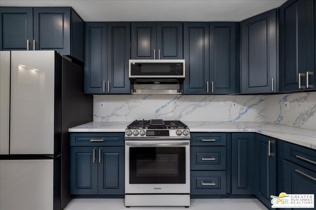 Building Photo - 505 E Molino Rd