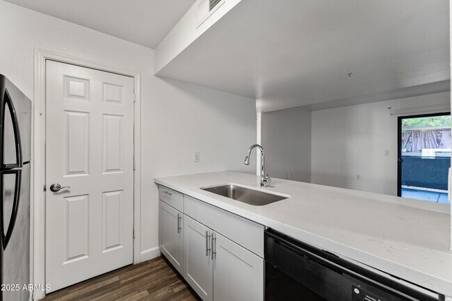 Building Photo - 3065 N 67th Ave