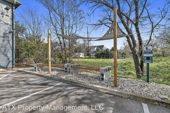 Building Photo - 400 Kenniston Dr