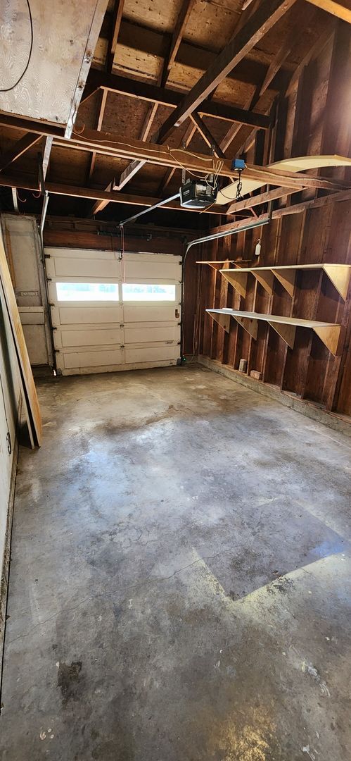 Building Photo - Great 3 bedroom 2 bath rancher at an amazi...