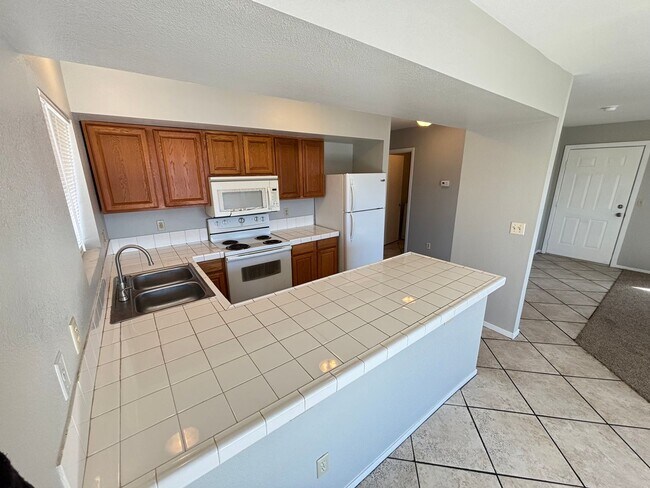 Building Photo - 6208 Yerba Ln