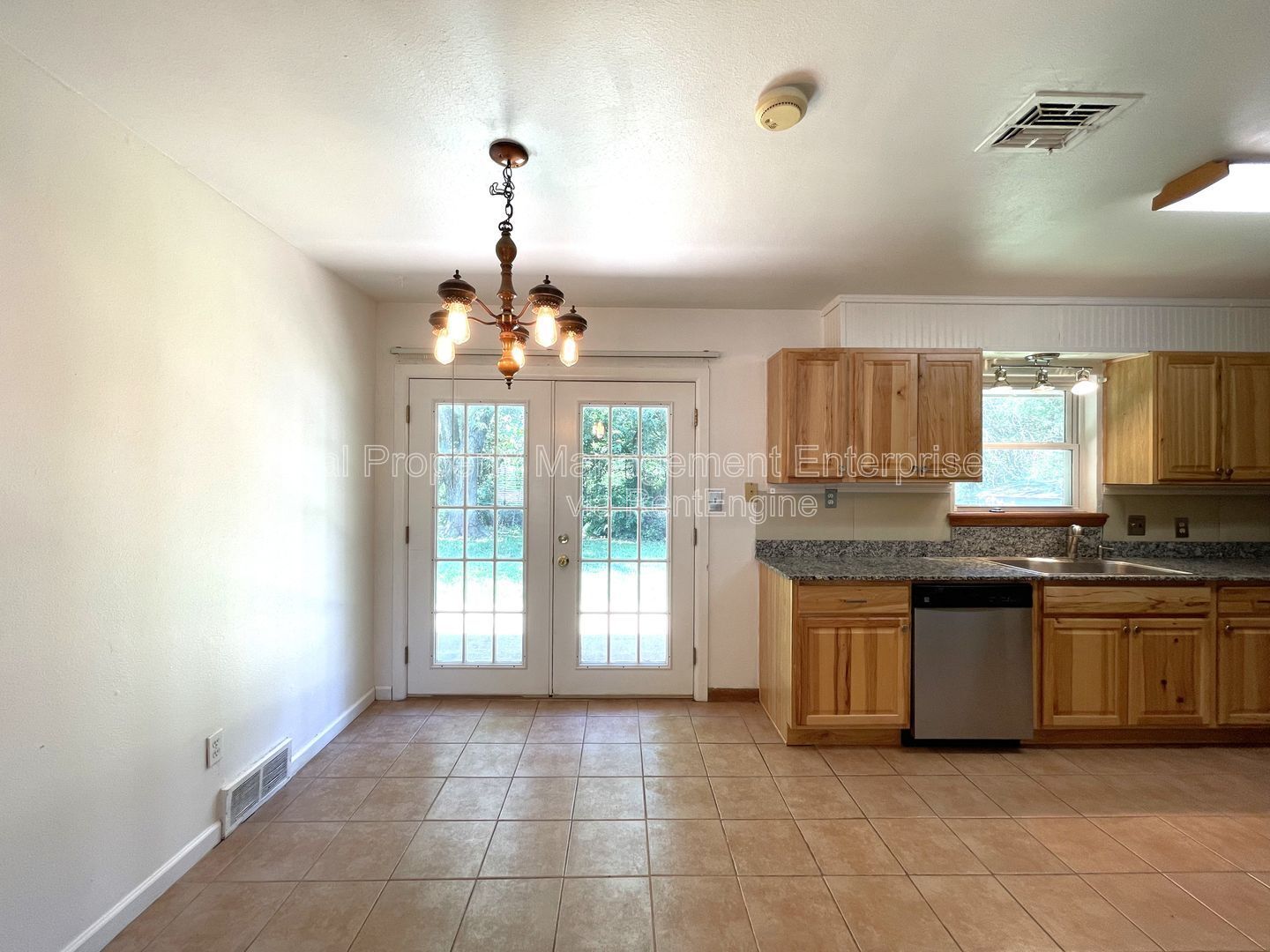 Building Photo - 1817 Hardy Dr