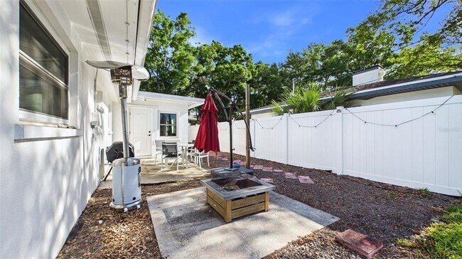 Building Photo - 101 N Mercury Ave