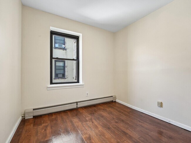 Building Photo - 121 Garrison Ave