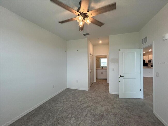 Building Photo - 12240 Wellen Golf St