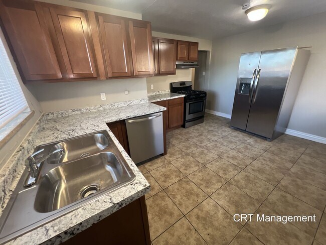 Building Photo - Freshly Updated 3-Bedroom, 1-Bathroom