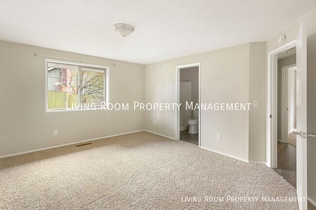 Building Photo - 8715 NE 109th Ct