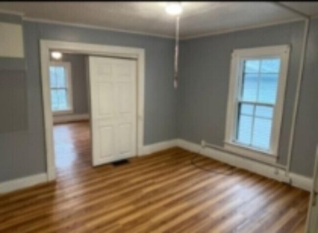 Building Photo - 435 S Meadow St