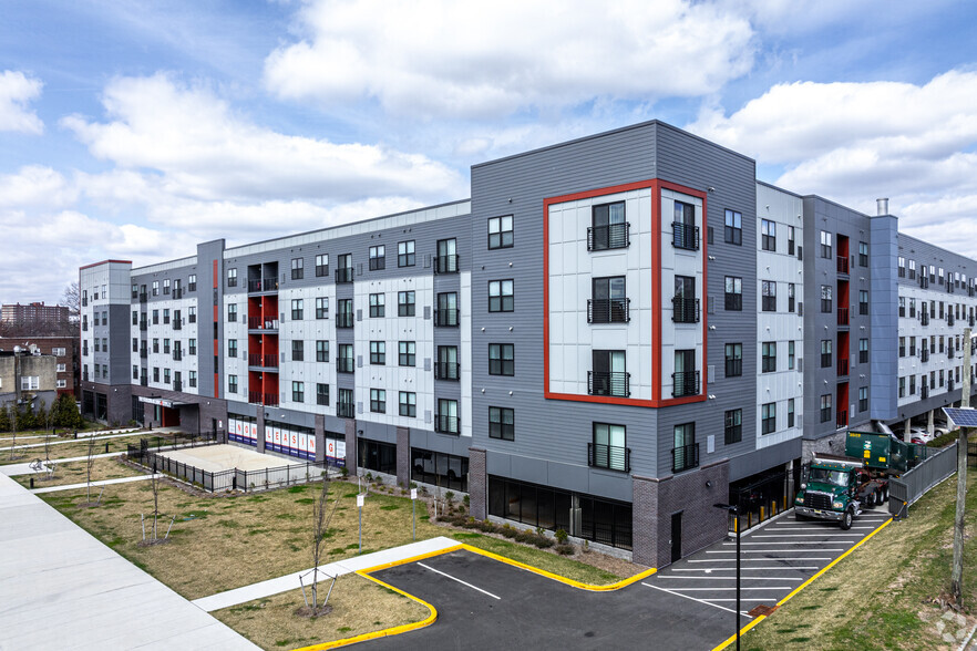 Building Photo - The Station at East Orange