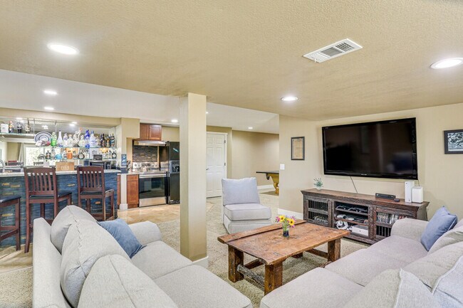 Building Photo - 9492 Sand Hill Pl