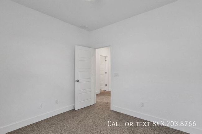 Building Photo - 507 Sound Dr