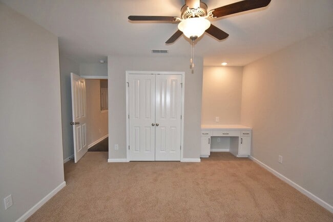 Building Photo - Gorgeous luxury 2BD/2.5BA M'boro townhome w/garage, washer/dryer, across from MTSU!