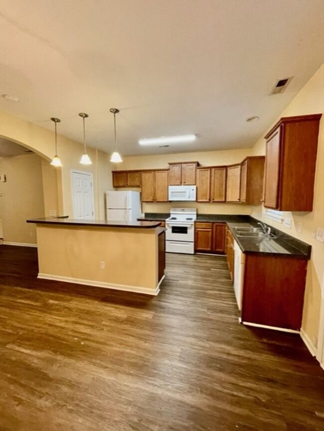 Building Photo - Come take a look at this end unit 3 bedroo...