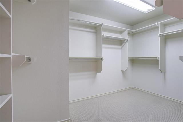 Building Photo - 2415 Stutz Dr