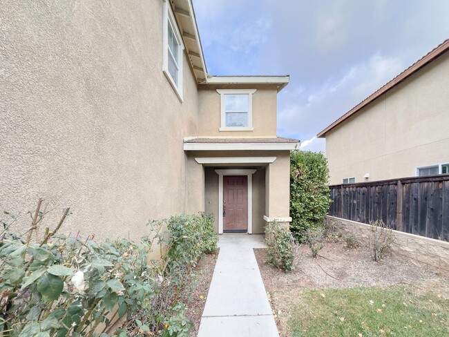 Building Photo - Large 4 bedroom + LOFT Home in Murrieta Fo...