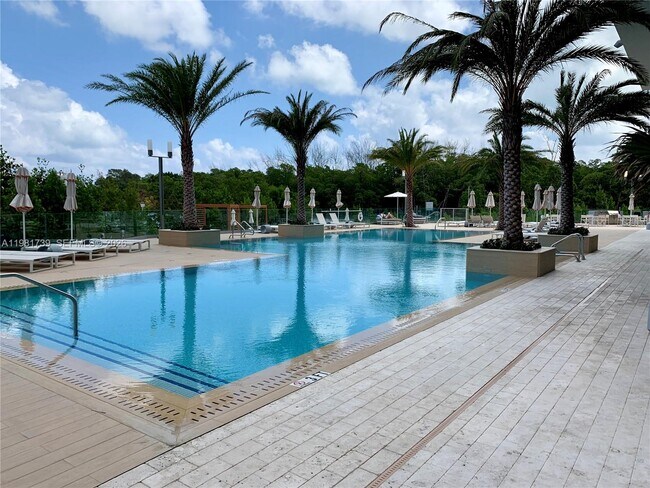 Building Photo - 16385 Biscayne Blvd