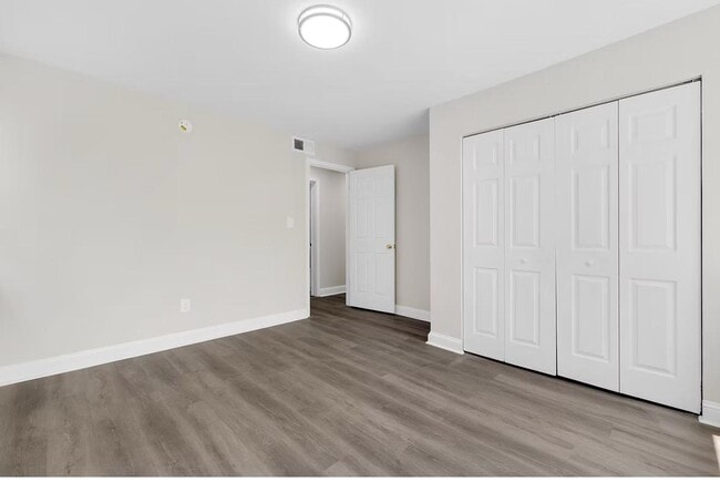 Building Photo - 47 Galveston Pl SW