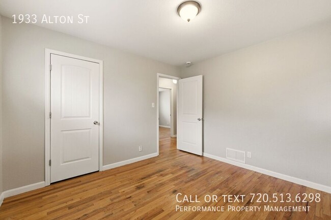 Building Photo - 1933 Alton St