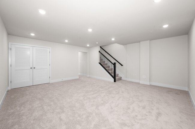 Building Photo - 2244 Marcy Dr